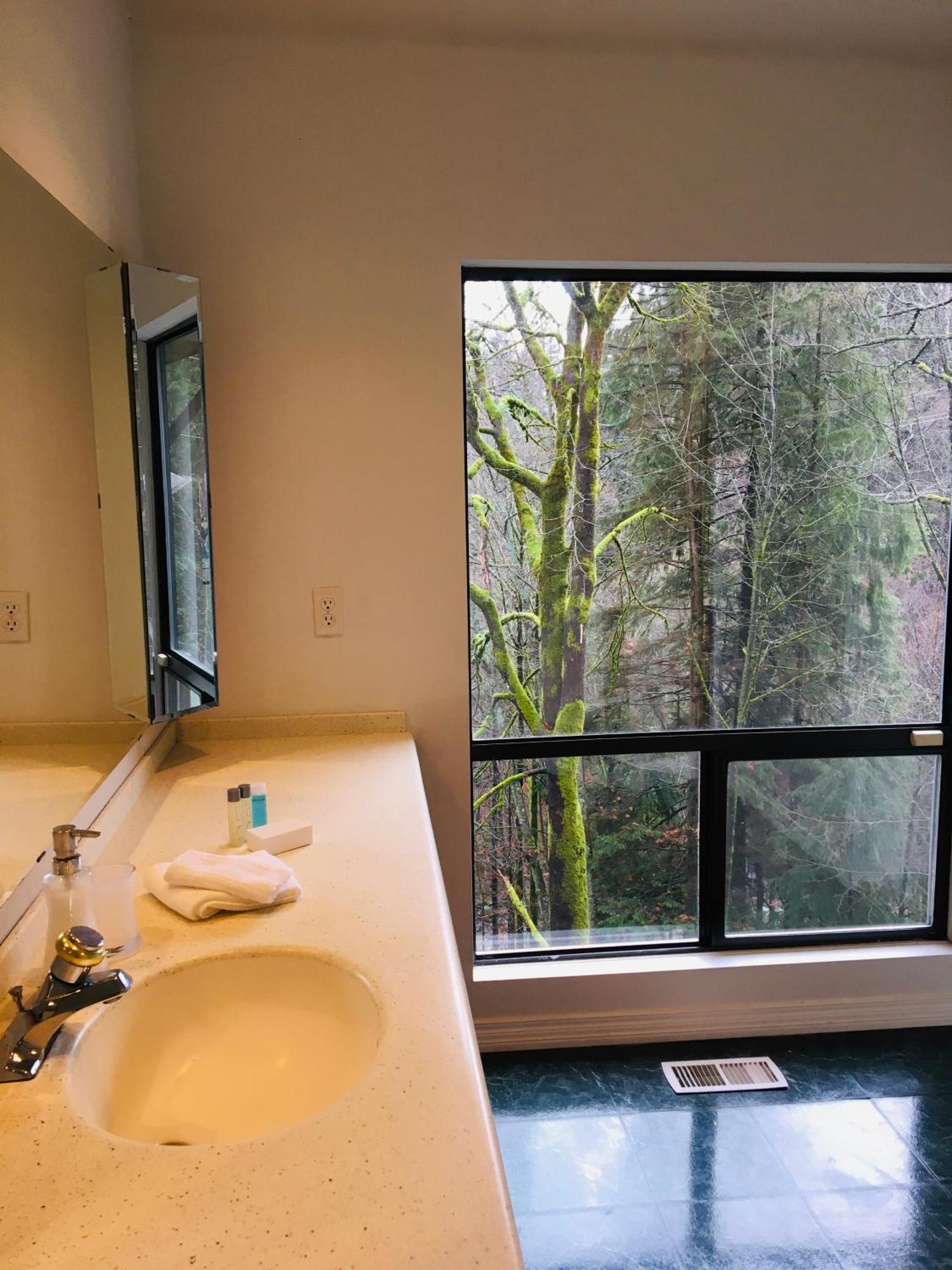 Creekside City Center Suite North Vancouver Zewnętrze zdjęcie