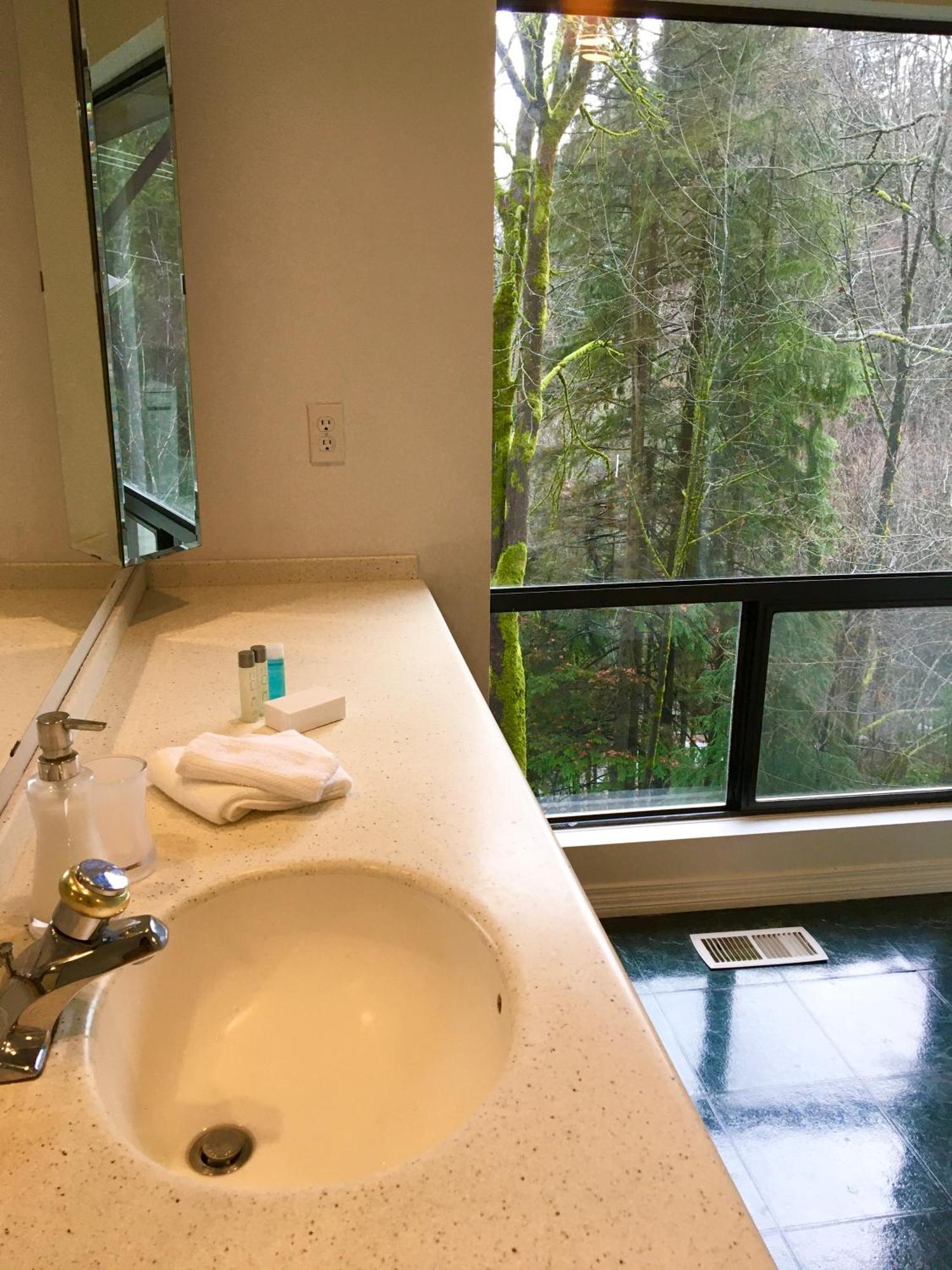 Creekside City Center Suite North Vancouver Zewnętrze zdjęcie